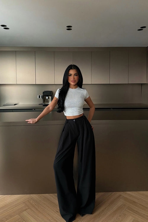 BLACK HIGH-WAISTED TROUSERS