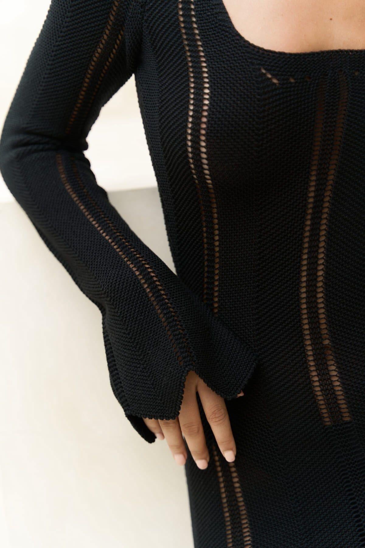 BLACK KNIT DRESS WITH LACE DETAIL