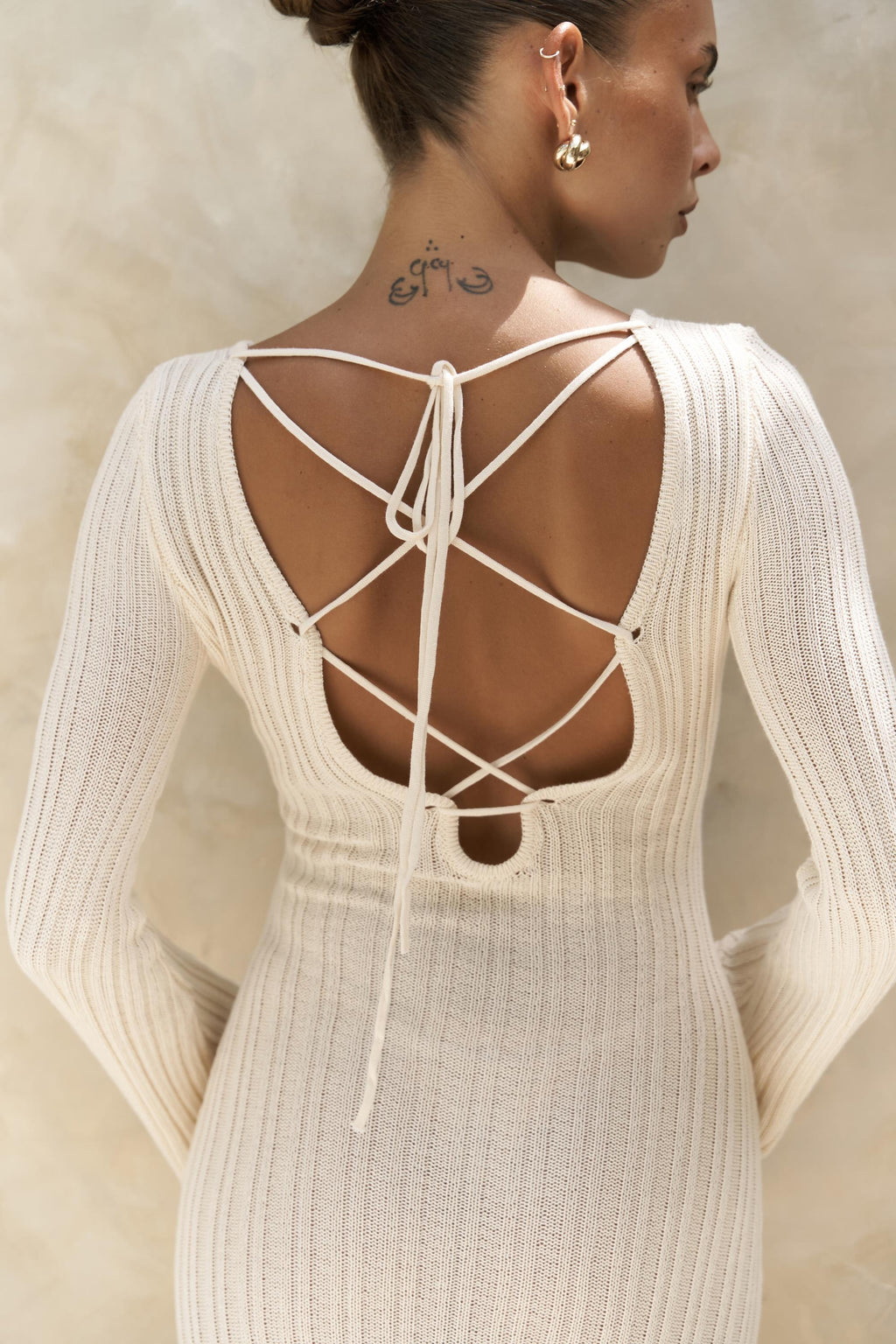 BEIGE BACKLESS KNIT MAXI DRESS