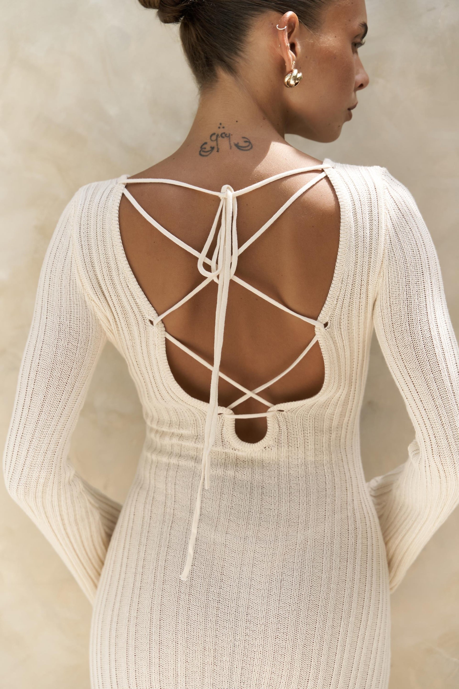 BEIGE BACKLESS KNIT MAXI DRESS