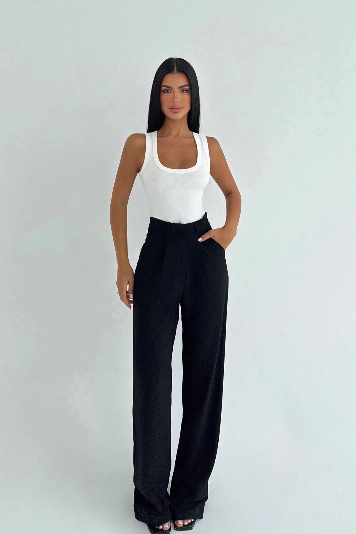 BLACK HIGH-WAISTED PANTS