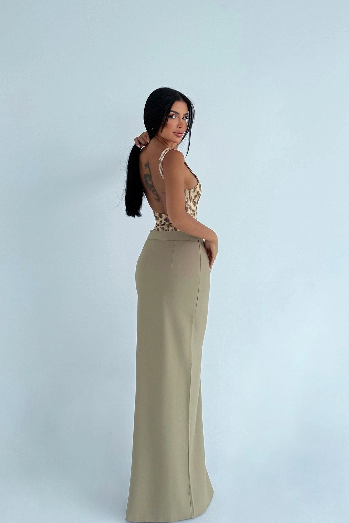 CREAM SLIT DETAILED LONG SKIRT
