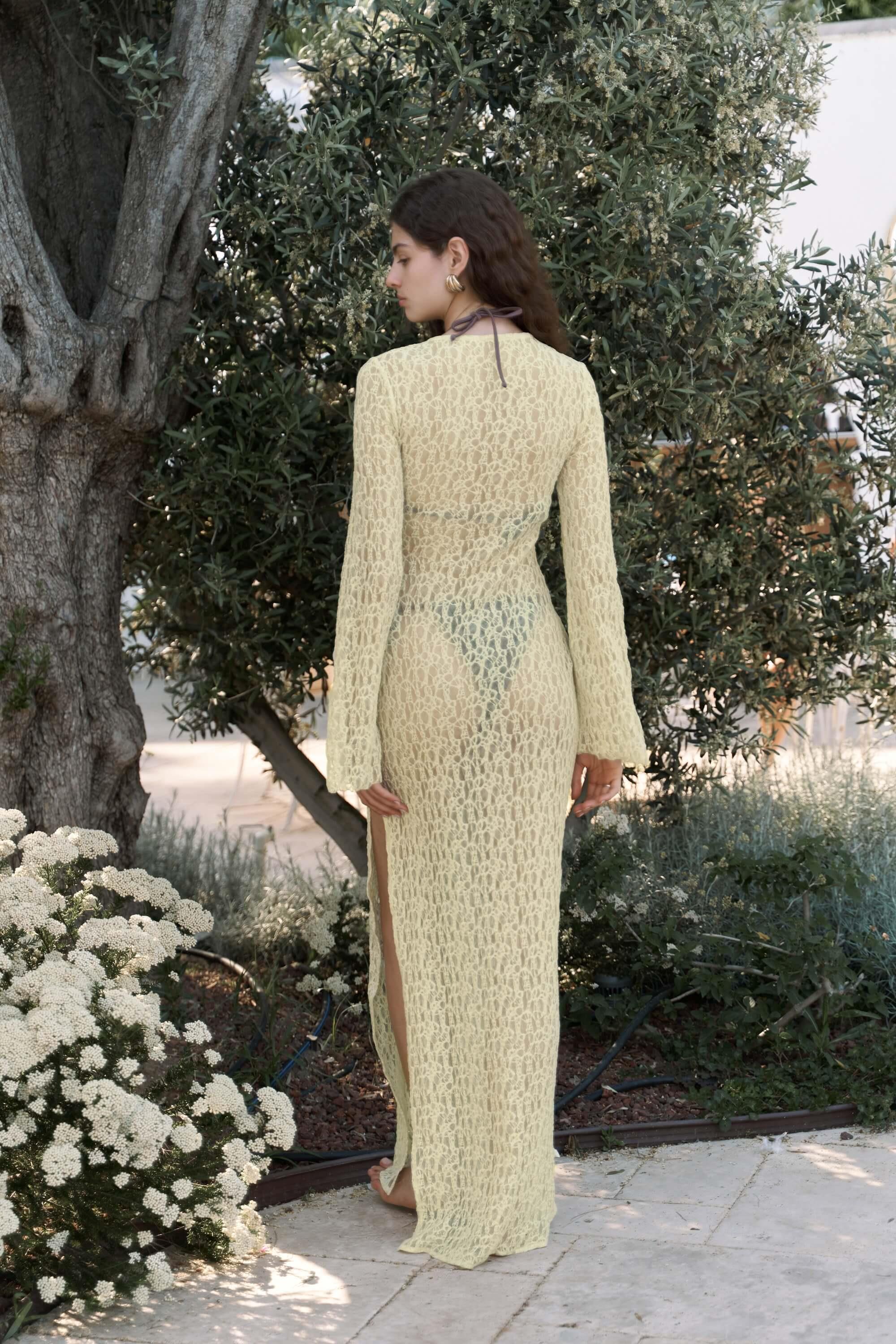 YELLOW V-NECK FLOOR-LENGTH MAXI DRESS