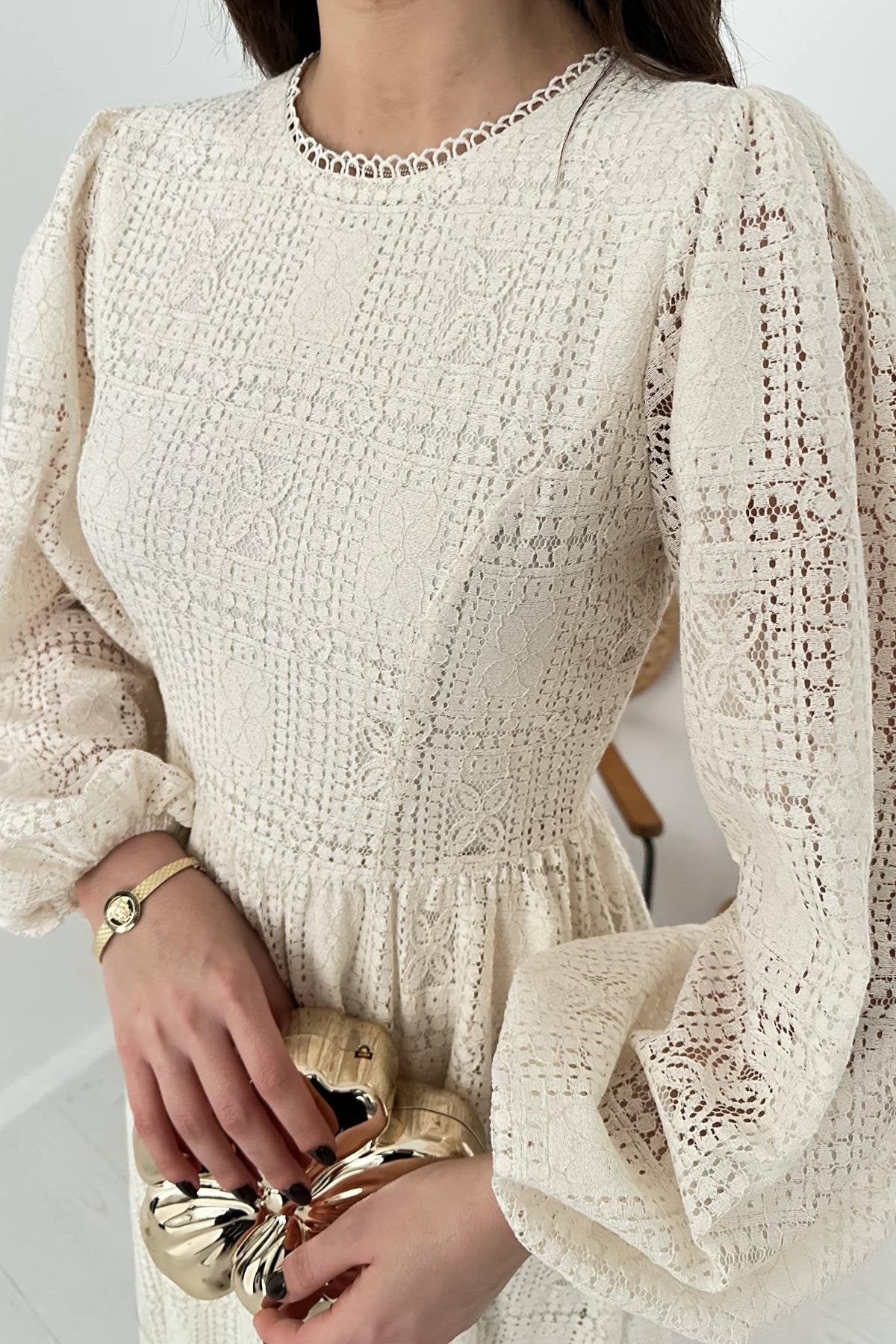 BEIGE LACE MAXI DRESS