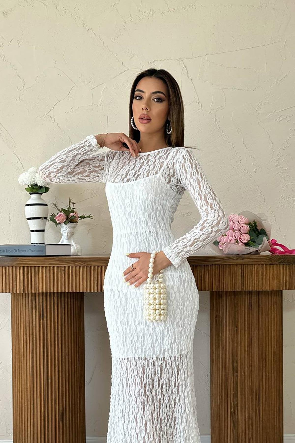 WHITE LONG SLEEVE LACE MAXI DRESS