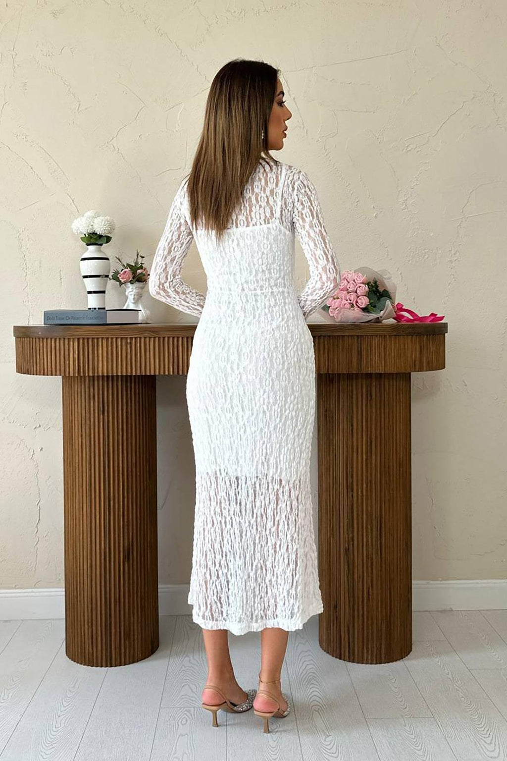 WHITE LONG SLEEVE LACE MAXI DRESS