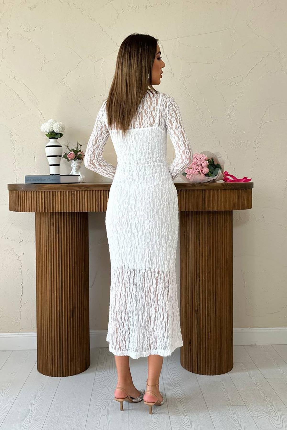 WHITE LONG SLEEVE LACE MAXI DRESS