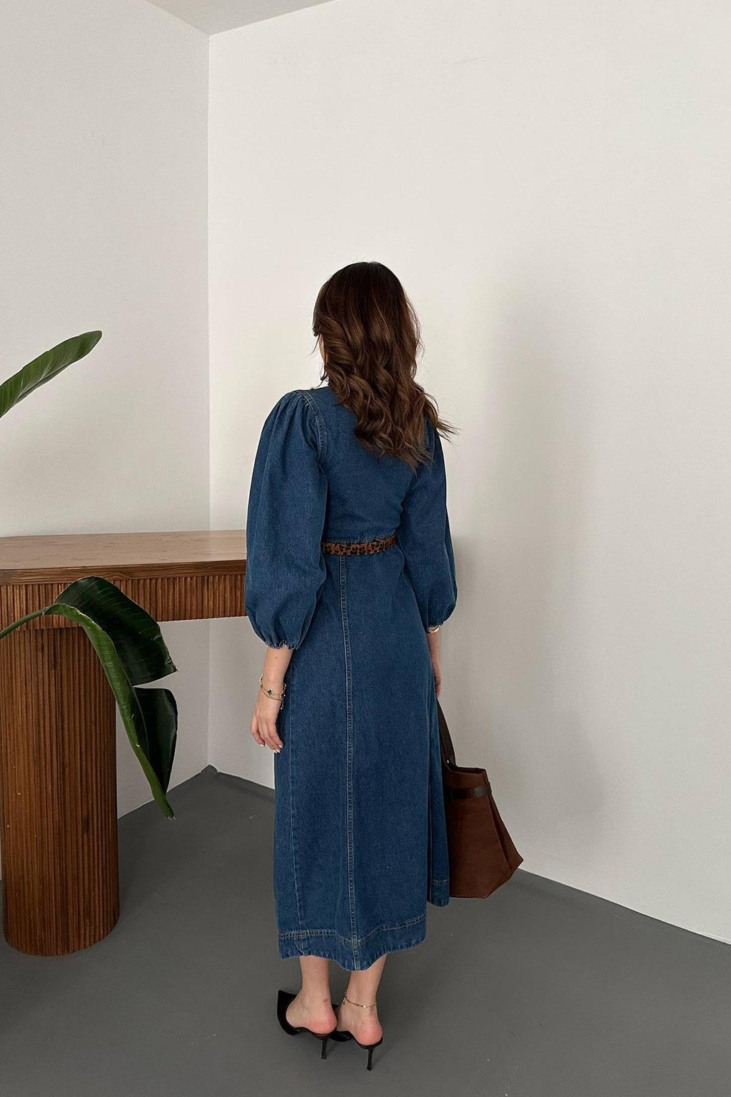 BLUE DENIM PUFF SLEEVE MIDI DRESS