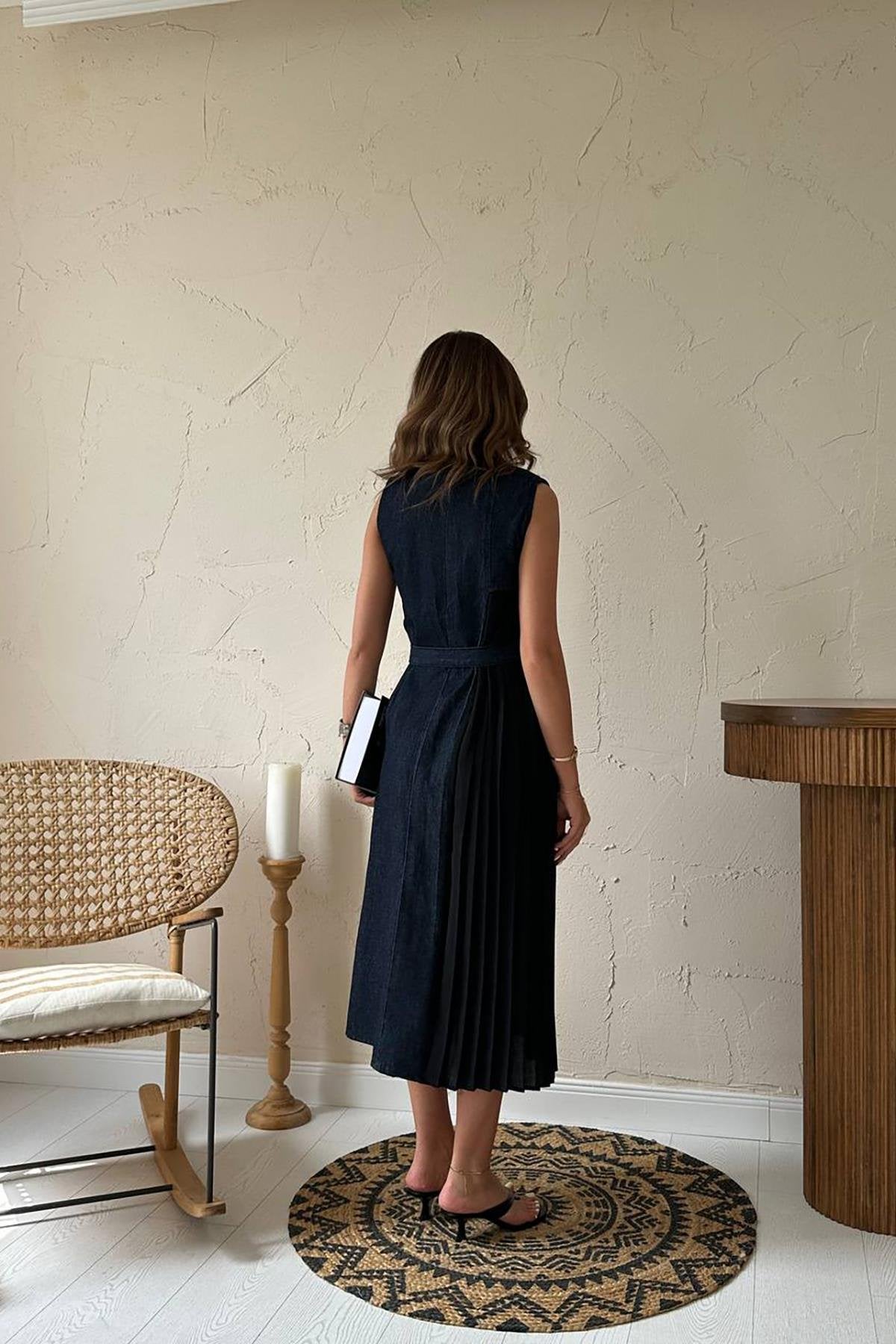 ROSÉ PLEATED DENIM DRESS