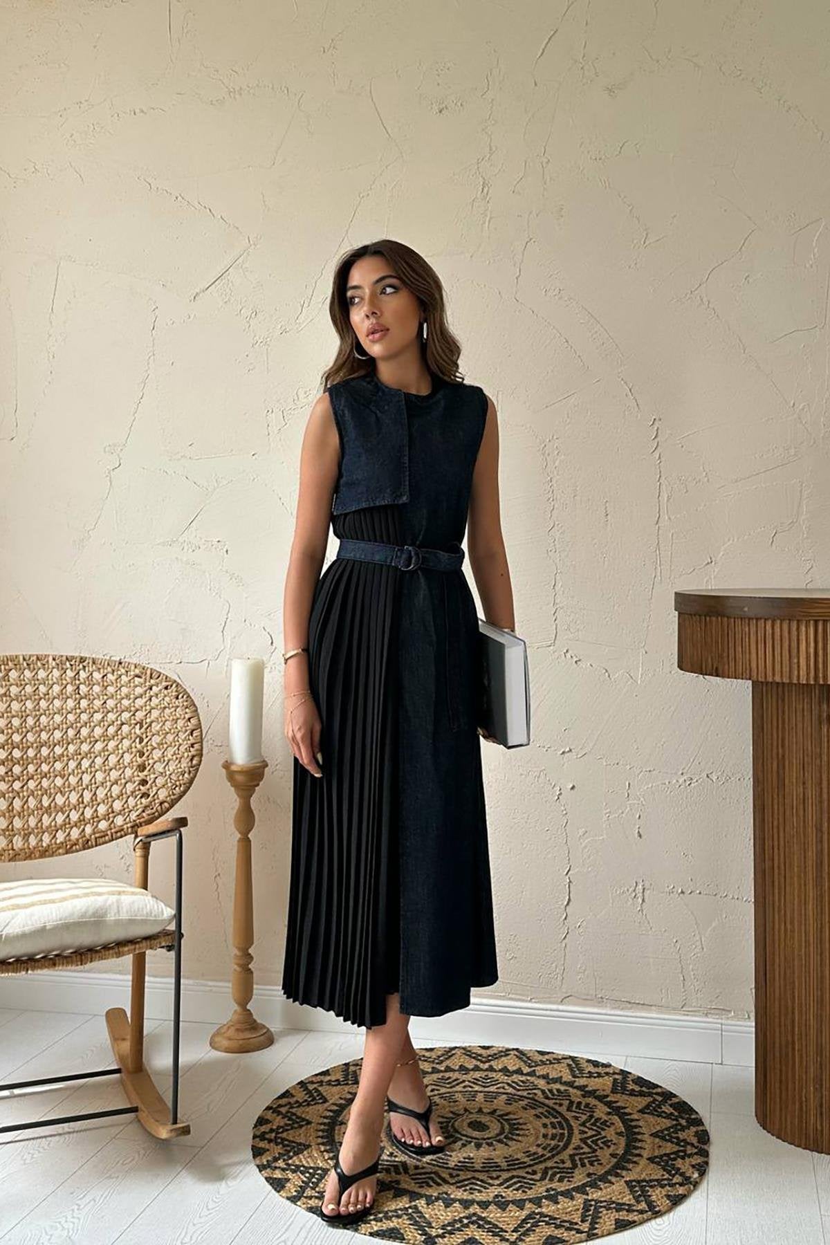 ROSÉ PLEATED DENIM DRESS