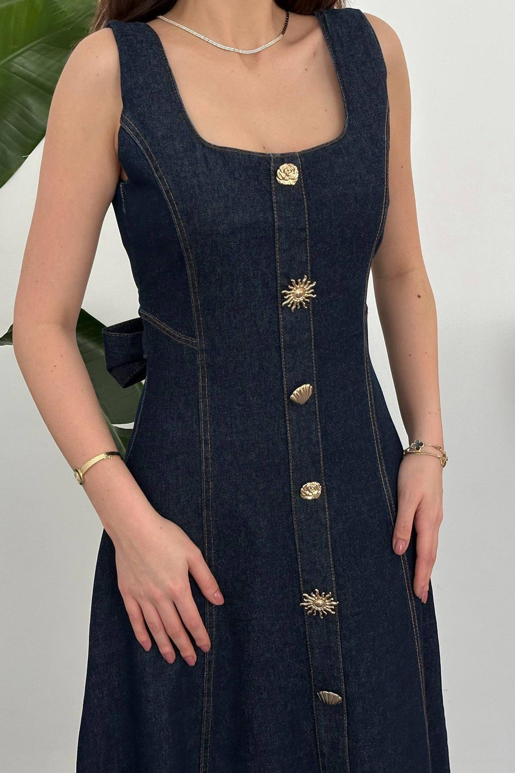 BLUE BUTTON-DETAIL DENIM MIDI DRESS