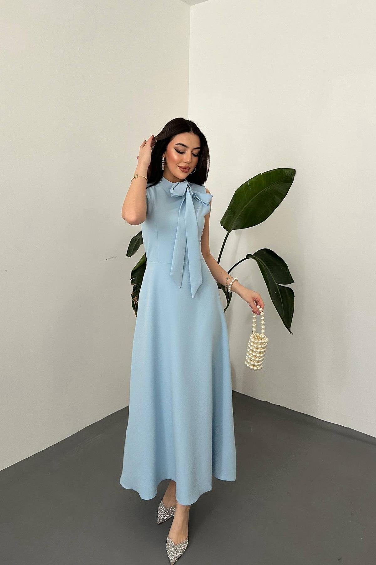 BLUE COLLARED MAXI DRESS WITH BOW DETAIL