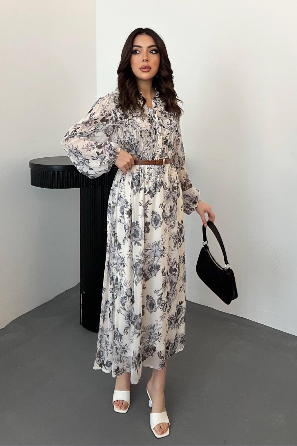BLACK PIPING DETAIL MAXI DRESS