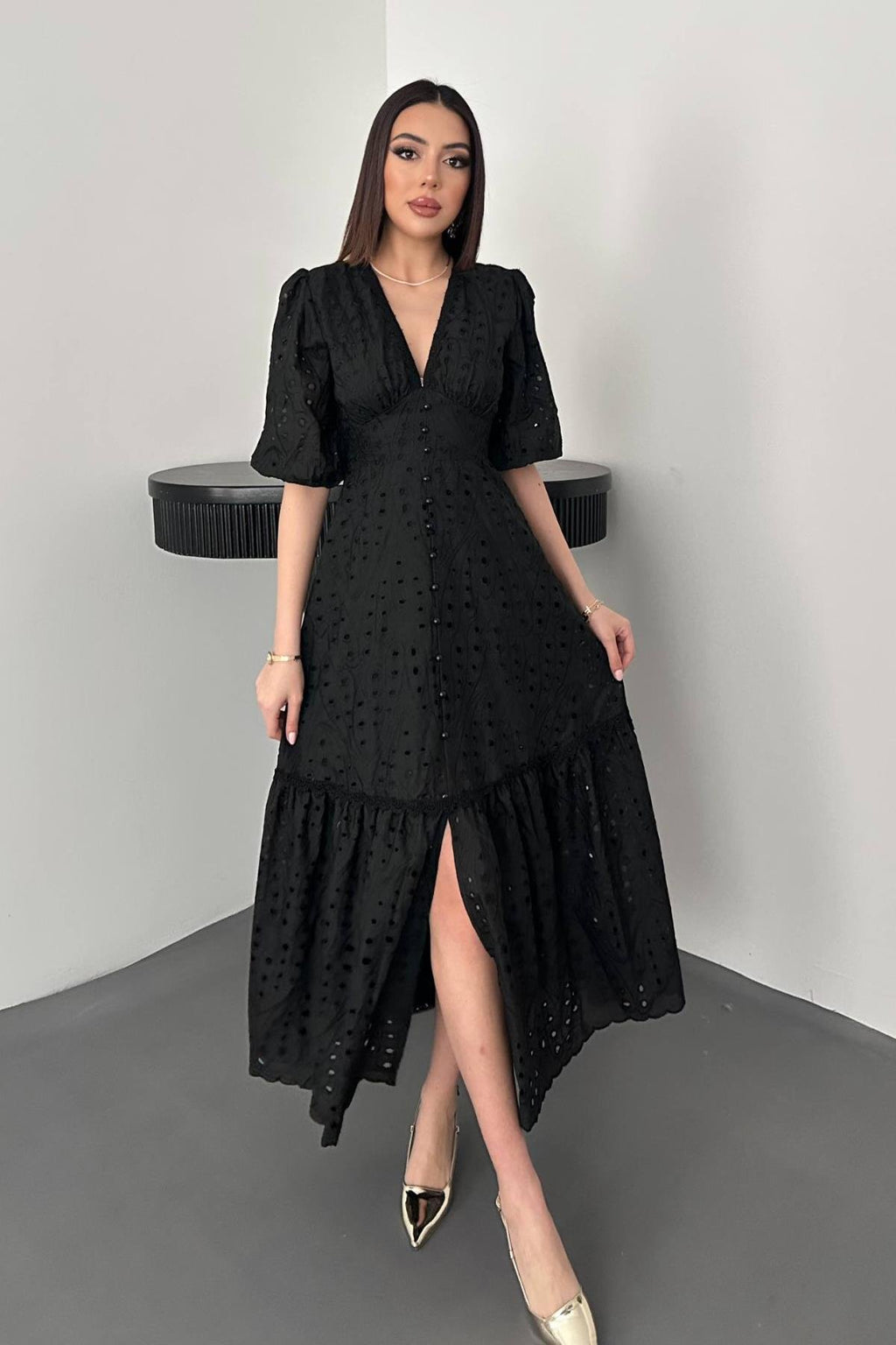 BLACK LACE EMBROIDERED MAXI DRESS