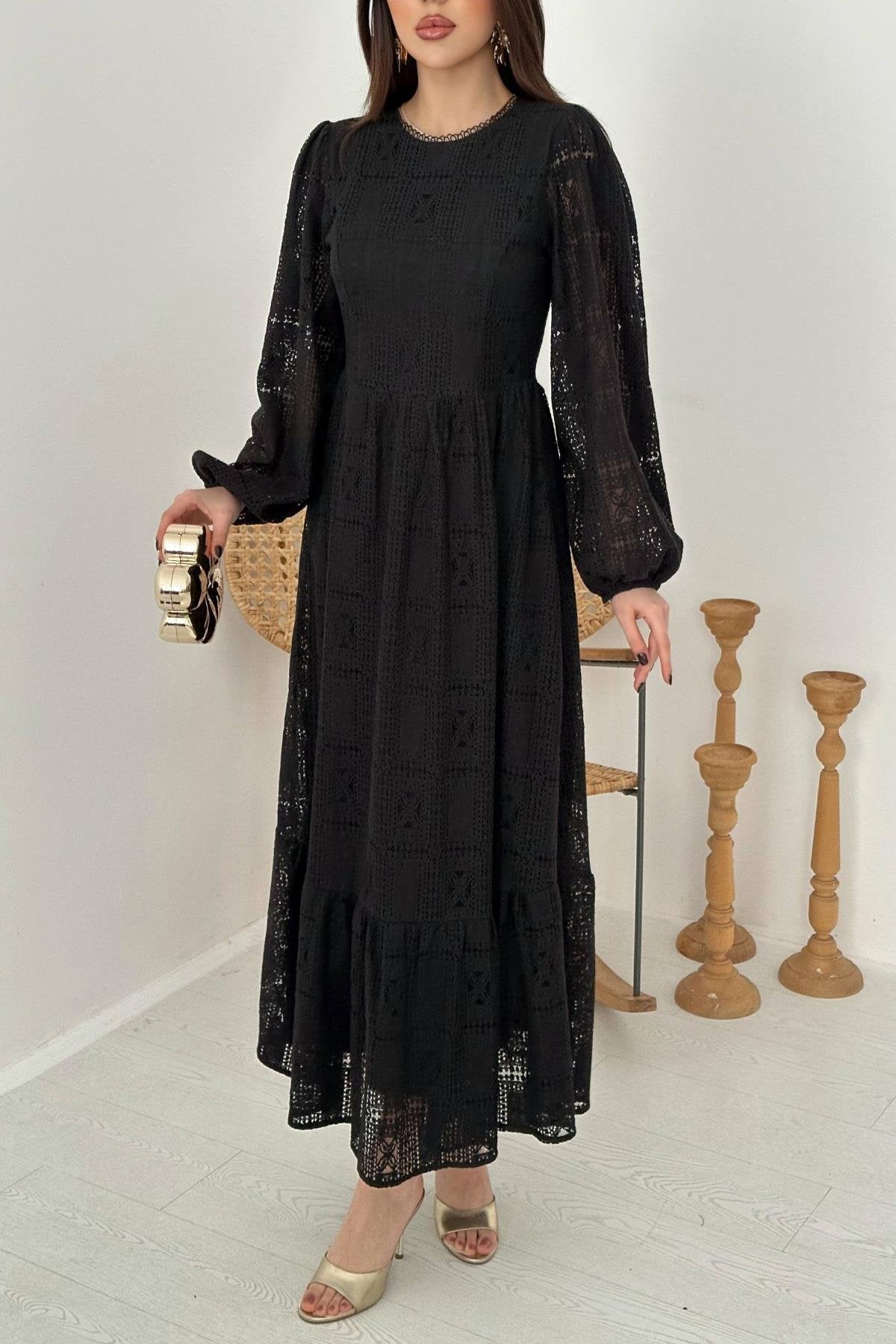 BLACK LACE MAXI DRESS