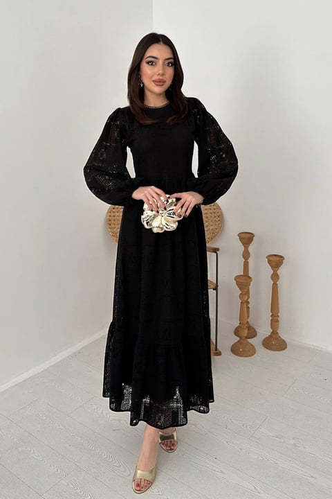BLACK LACE MAXI DRESS