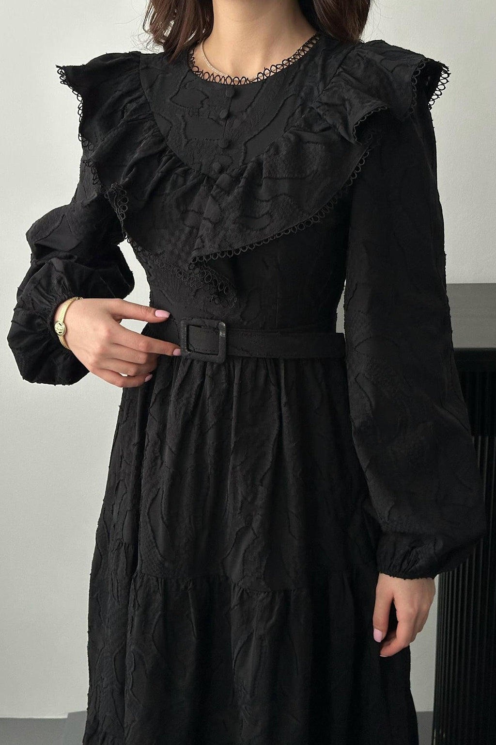 BLACK RUFFLED EMBROIDERED MAXI DRESS